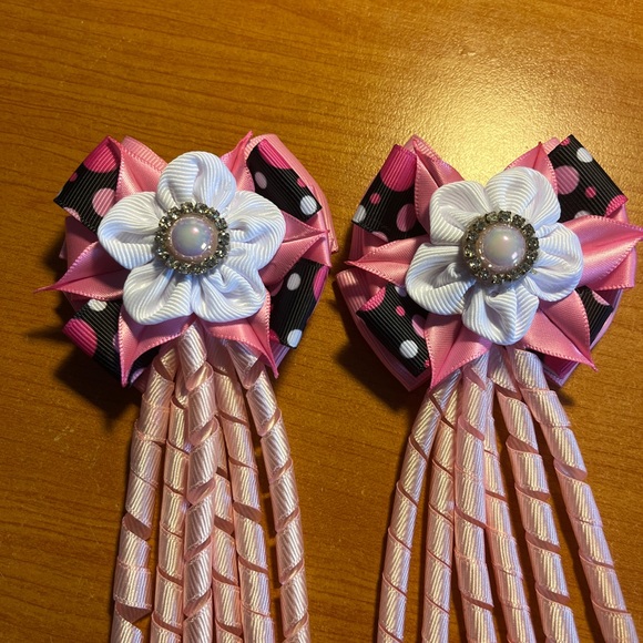 Hair bows.  Handmade by yours truly. Sets can be made in any color variation. - Picture 4 of 4